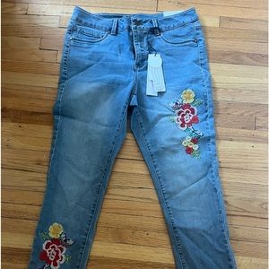 New With Tags Workshop hi waisted ankle skinny jeans with embroidery